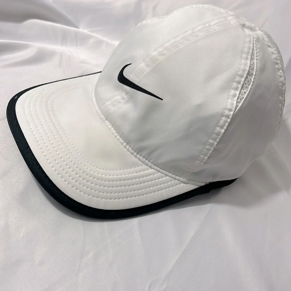 Nike Kids White Cap